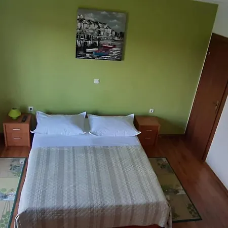 Samanta Apartment *